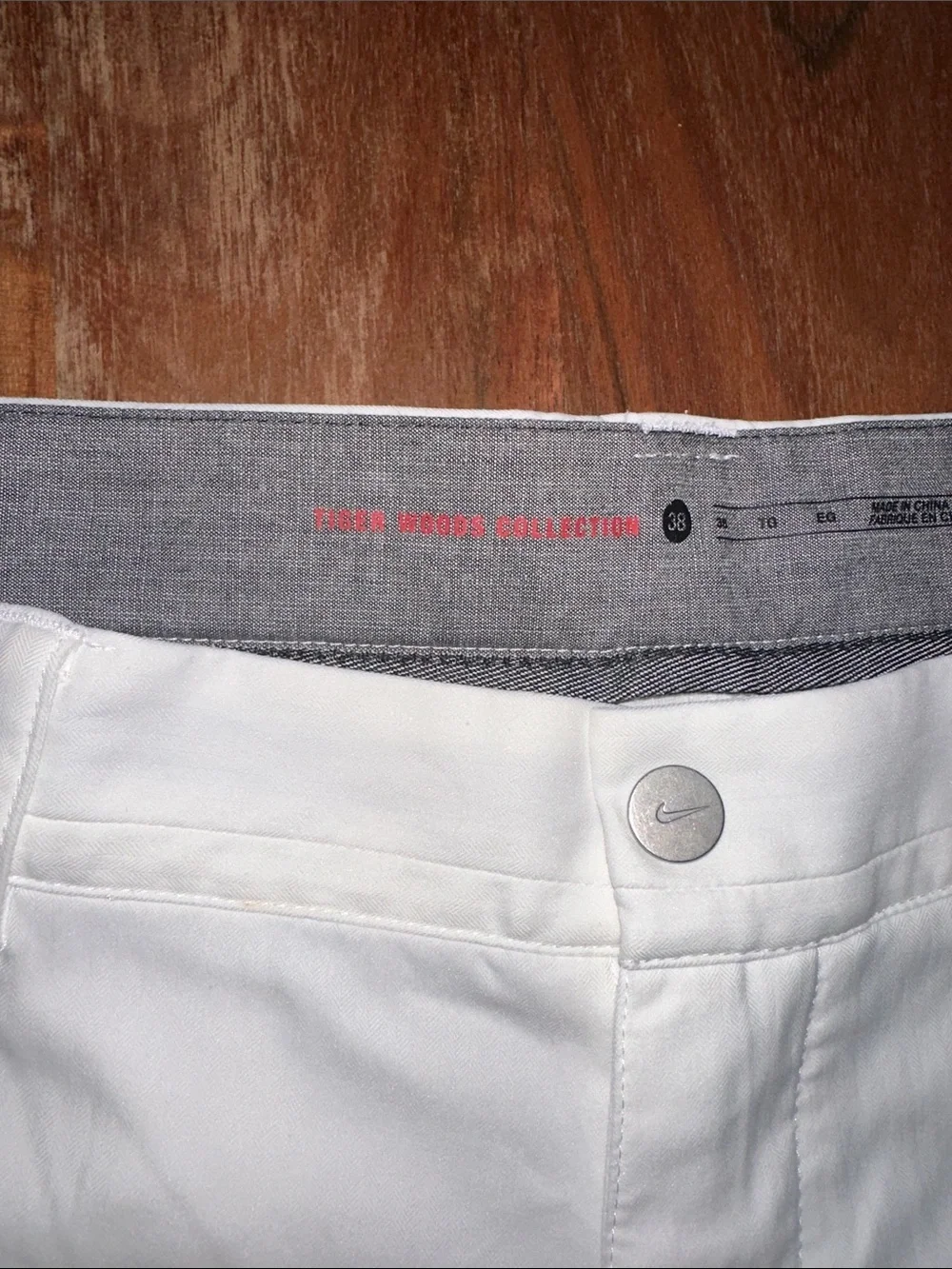 Nike Men's Tiger Woods Collection White Flat-Front Golf Shorts
